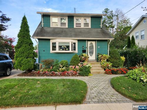 75 S Franklin Ave, Bergenfield, NJ, 07621-2015 | Card Image