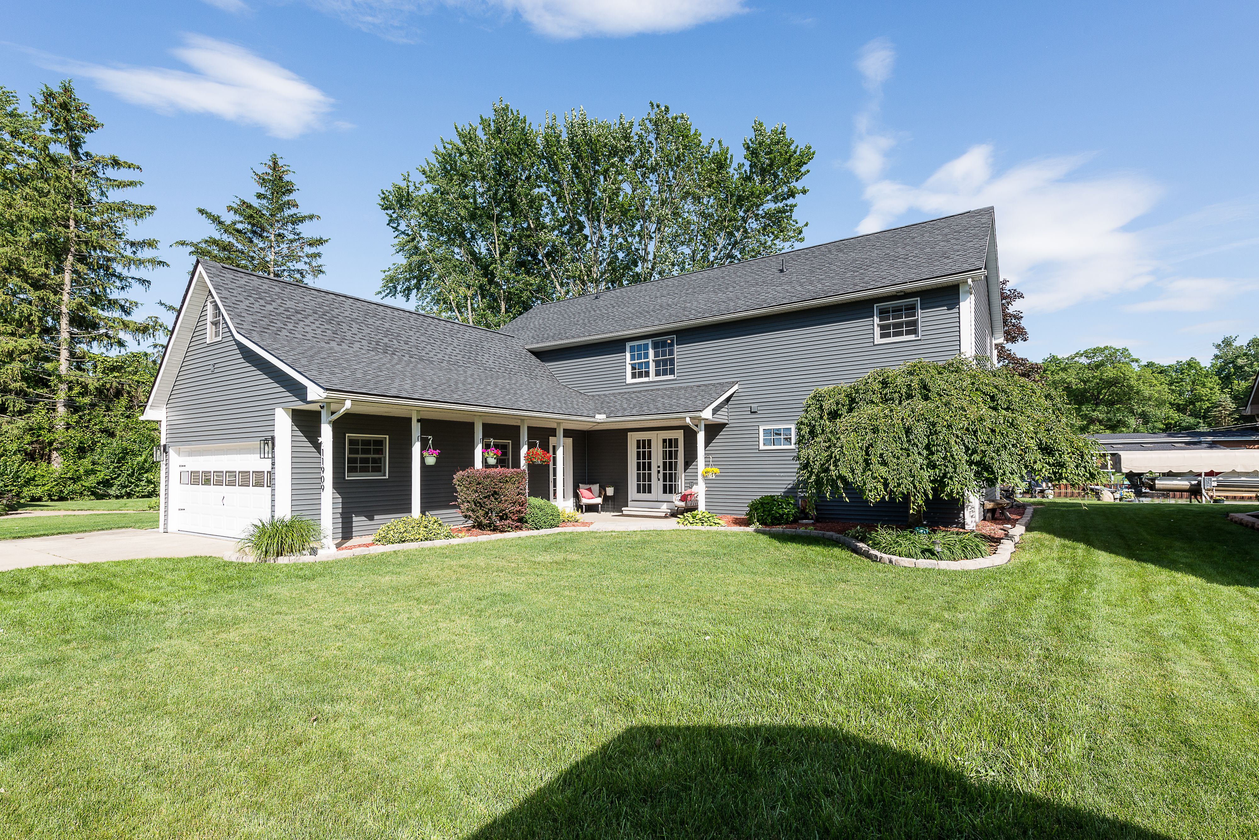 Algonquin Dr, Pinckney, MI 48169