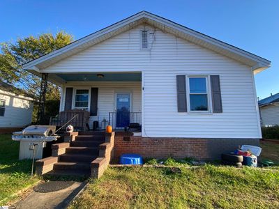 211 Sumter Street, House other with 2 bedrooms, 1 bathrooms and null parking in Joanna SC | Image 1