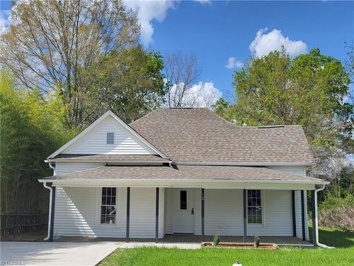 12 Forsyth St, Thomasville, NC, 27360-3913 | Card Image