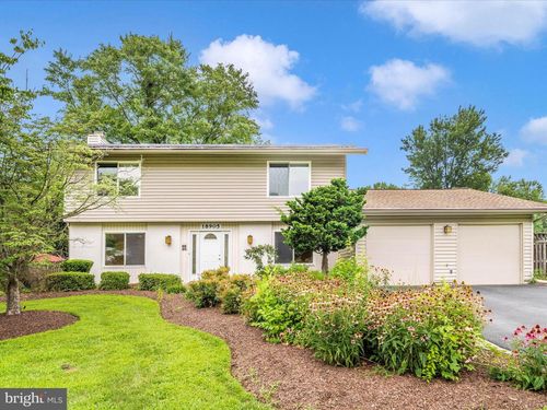 18905 Heritage Hills Dr, BROOKEVILLE, MD, 20833-2831 | Card Image