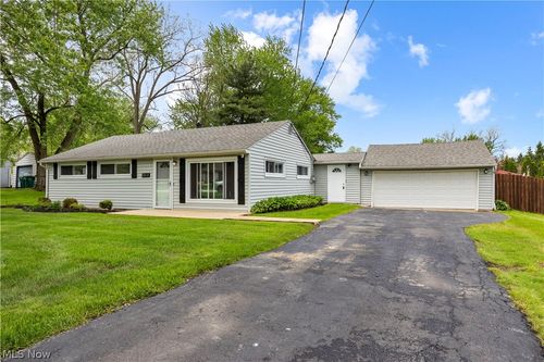 9868 Ridgewood Dr, Twinsburg, OH, 44087-1229 | Card Image