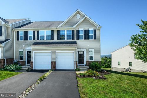209 Stone Hill Dr, POTTSTOWN, PA, 19464-7516 | Card Image
