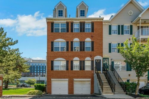 72 Marrow St, Newark, NJ, 07103-3131 | Card Image