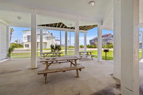 19131 Kahala Dr, Galveston, TX, 77554-9696 | Card Image