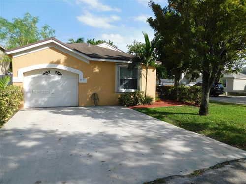 2851-2851 River Run Cir W, Miramar, FL, 33025-4438 | Card Image