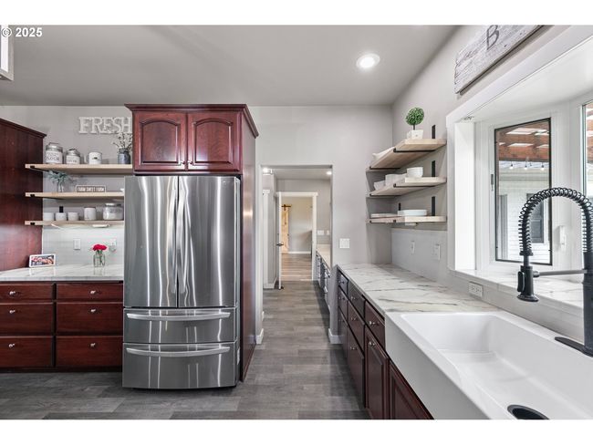 34207 Enos Dr, House other with 5 bedrooms, 5 bathrooms and 2 parking in Halsey OR | Image 11