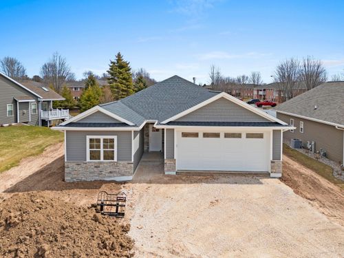 1925 Creekwood Ct, Manitowoc, WI, 54220-5679 | Card Image