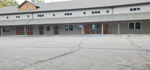 5320-5300 E M 36, Pinckney, MI, 48169-9348 | Card Image