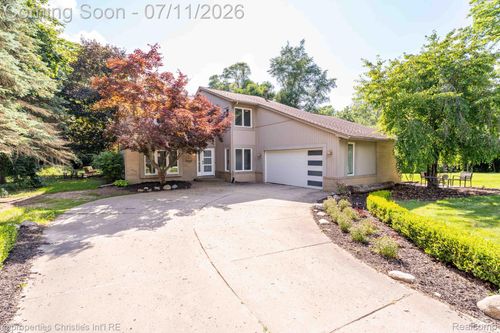 2766 Acorn Rd, Bloomfield Township, MI, 48302-1000 | Card Image