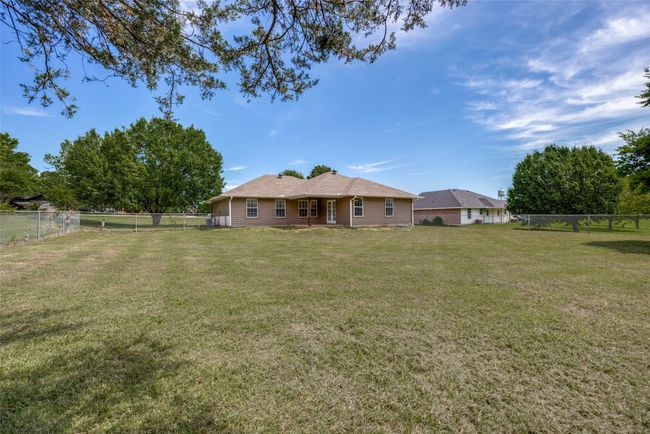 505 W Thomas St, House other with 4 bedrooms, 2 bathrooms and null parking in Leonard TX | Image 22