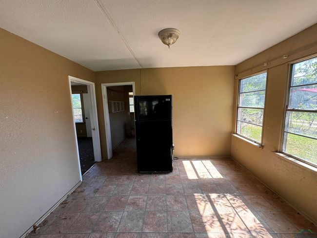 582 E Main St, House other with 2 bedrooms, 1 bathrooms and null parking in Van TX | Image 6