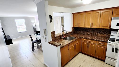 301-2500 Sw 6th St, Miami, FL, 33135-2951 | Card Image