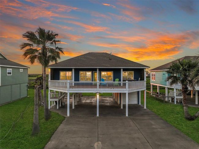 3233 Castle Dr, House other with 3 bedrooms, 2 bathrooms and 1 parking in Crystal Beach TX | Image 31