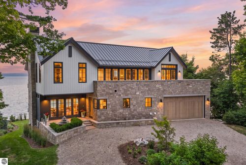 9669 Peninsula Drive, Traverse City, MI, 49686 | Card Image