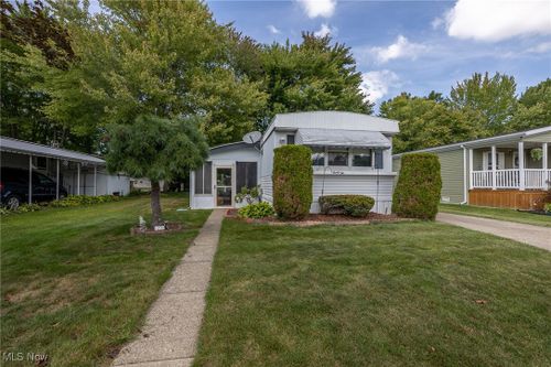 32 Sycamore, Olmsted Township, OH, 44138 | Card Image