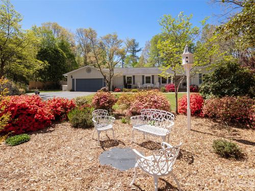 304 Wood Dale Dr, Hendersonville, NC, 28791-7818 | Card Image