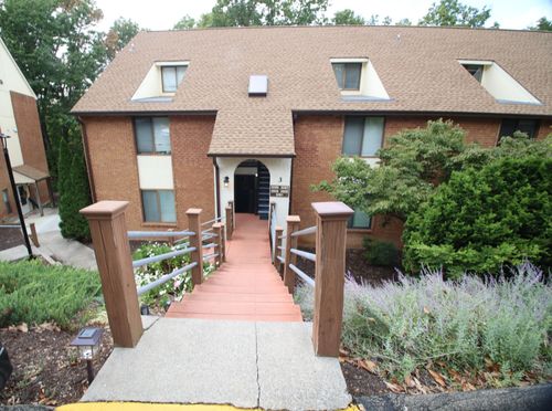 3351 Forest Ridge Rd, Roanoke, VA, 24018-5051 | Card Image