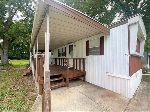 323 Westwoods, Amherst, OH, 44001-2050 | Card Image