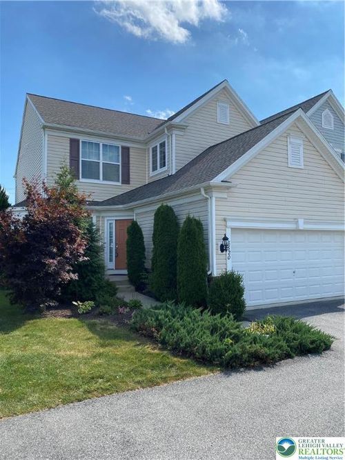 8620 Mayfair Ct, BREINIGSVILLE, PA, 18031-1569 | Card Image