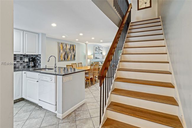 APT-54 - 26 S Forest Beach Dr, Condo with 2 bedrooms, 3 bathrooms and null parking in Hilton Head Island SC | Image 4