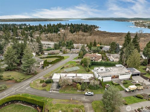 9808 Ne 33rd St, Bellevue, WA, 98004-1829 | Card Image