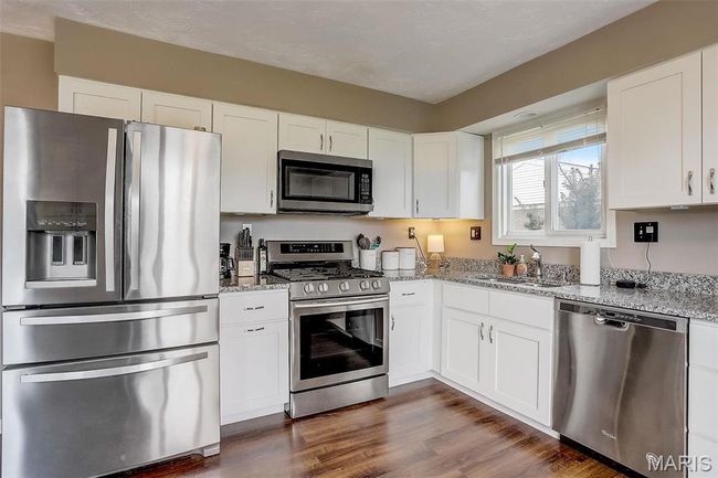 1051 Saint Clair St, House other with 3 bedrooms, 2 bathrooms and 2 parking in Carlyle IL | Image 14