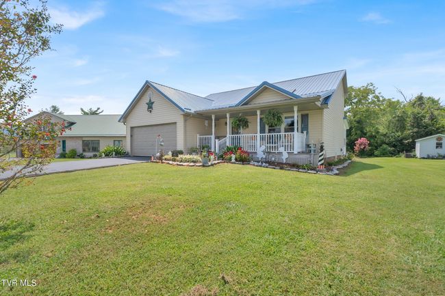 Front Yard | Image 9