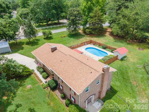 201 Wellington Dr, Lincolnton, NC, 28092-8659 | Card Image