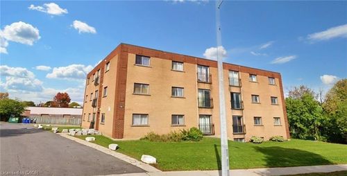 104-76 Brybeck Cres, Kitchener, ON, N2M2C6 | Card Image