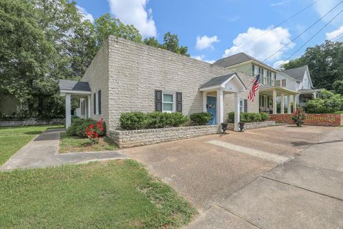 151 W Washington St, Milledgeville, GA, 31061-3433 | Card Image