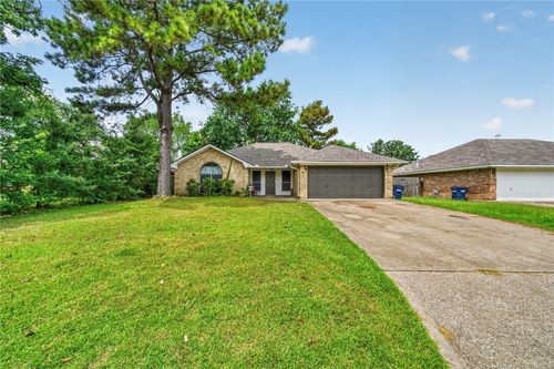 3202 Bahia Dr, College Station, TX, 77845-5927 | Card Image