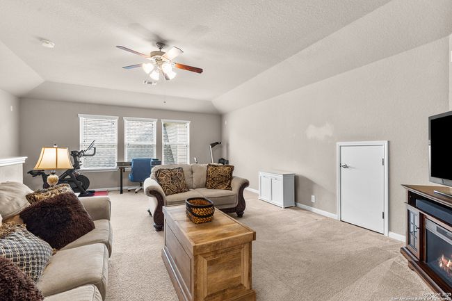 917 Miraflores, House other with 3 bedrooms, 4 bathrooms and null parking in Cibolo TX | Image 33