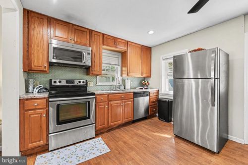 26 S Barry Ave, NORRISTOWN, PA, 19403-1515 | Card Image