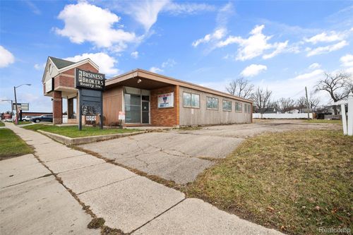 1050 W Huron St, Waterford, MI, 48328-3730 | Card Image