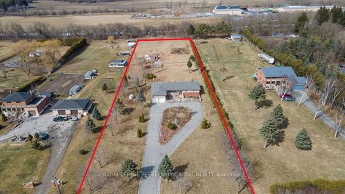 2104 St Johns Side Rd E, Stouffville, ON, L4A2P4 | Card Image