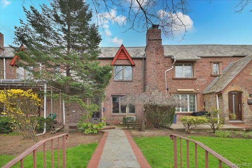 8750 62nd Road, New York, NY, 11374 | Card Image