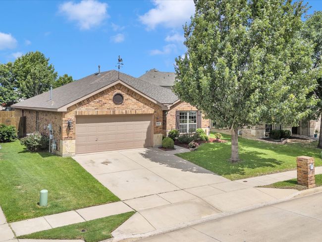 8645 Running River Ln, House other with 3 bedrooms, 2 bathrooms and null parking in Fort Worth TX | Image 5