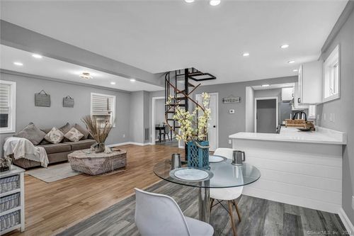 45 Arlington St, West Haven, CT, 06516-6402 | Card Image