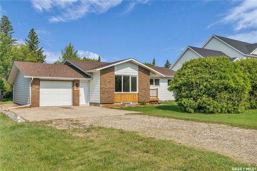 4003 Neufeld Ave, Waldheim, SK, S0K4S4 | Card Image