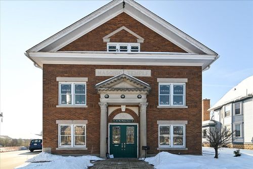 422 W Madison St, WATERLOO, WI, 53594-1325 | Card Image