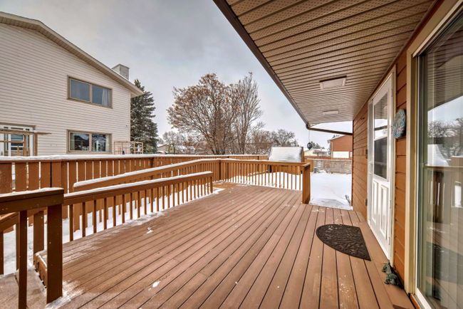 5408 60 Street, Home with 4 bedrooms, 3 bathrooms and 3 parking in Ponoka AB | Image 42