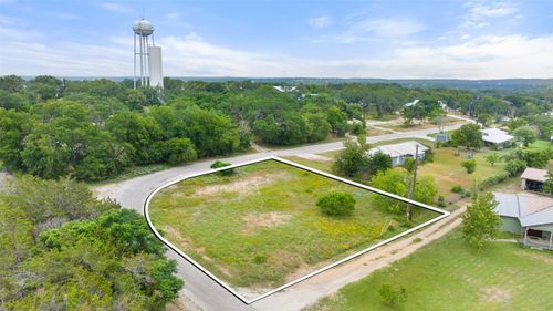 1429 Greenlawn Pkwy, Blanco, TX, 78606-4321 | Card Image