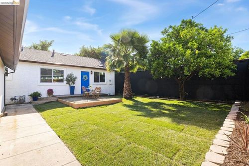 a-123 Circuit Dr, Roseville, CA, 95678-2217 | Card Image