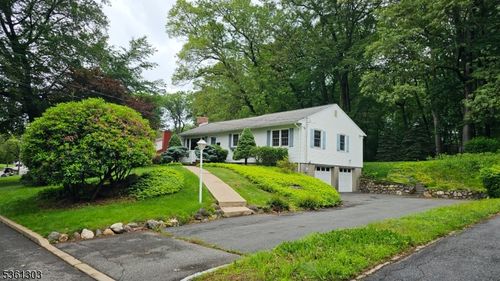 37 Ferncliff Rd, Morris Plains, NJ, 07950-3019 | Card Image