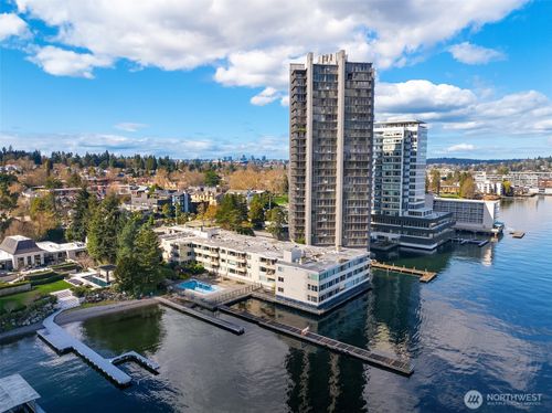 212-1600 43rd Ave E, Seattle, WA, 98112-3248 | Card Image
