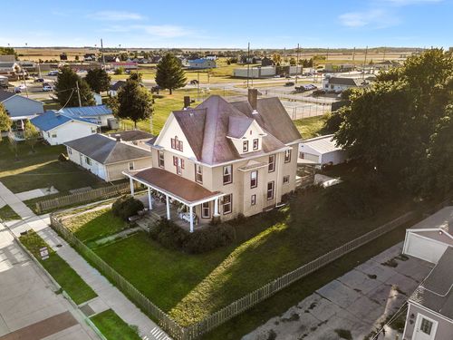 111 S Karr St, Heyworth, IL, 61745-9332 | Card Image