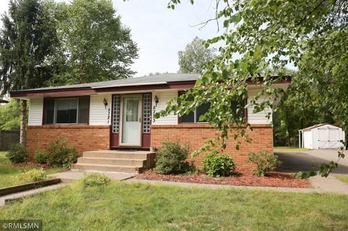 5721 Quincy St, Mounds View, MN, 55112-1233 | Card Image