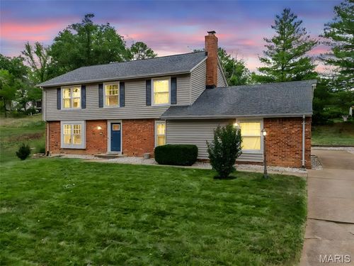 496 Brightspur Ln, Ballwin, MO, 63011-3448 | Card Image