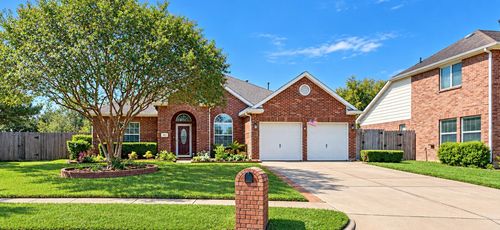 3511 Harbor Pass Ln, Friendswood, TX, 77546-6067 | Card Image